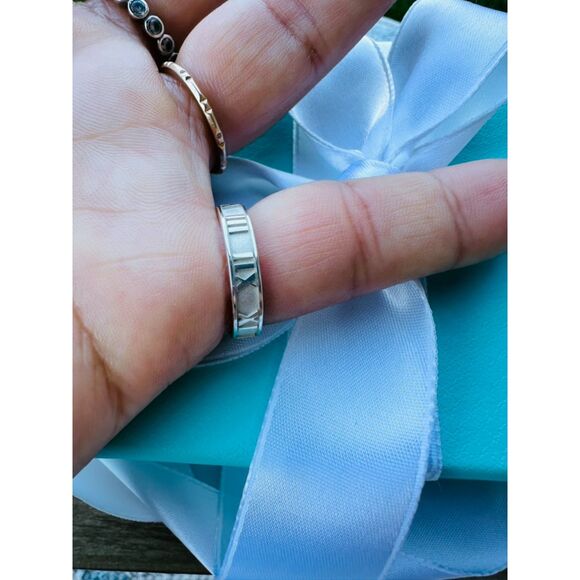 New Tiffany & Co Atlas Band in silver, Sz 5 - Picture 2 of 6